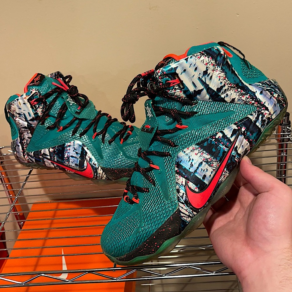 Nike LeBron James 12 XII “Christmas”